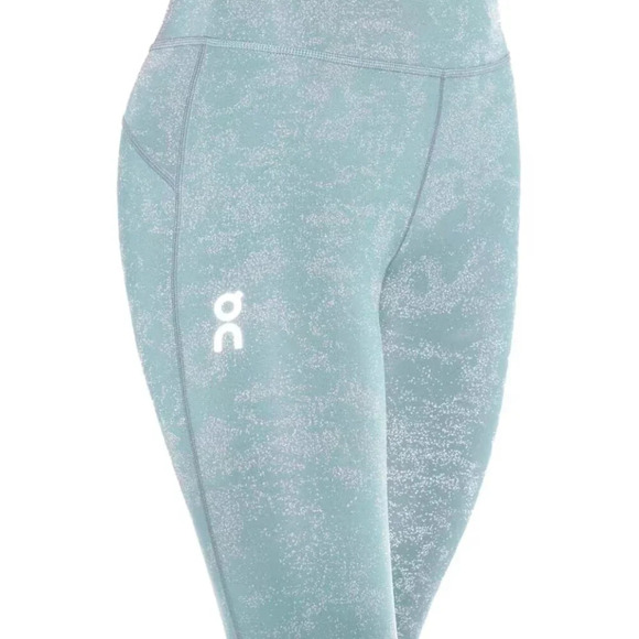 On Running Women's 7/8 Running Tights size XS or Small - Picture 13 of 14